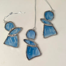 Lägg bild i galleriet, ängel 16 i återvunnet glas (7 cm)