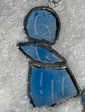 Lägg bild i galleriet, ängel 16 i återvunnet glas (7 cm)