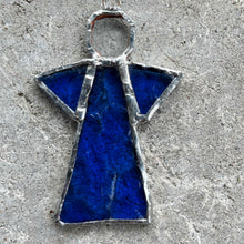 Lägg bild i galleriet, ängel 5 i återvunnet planglas (7,5 cm) - Fair Trade