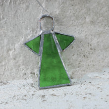 Lägg bild i galleriet, ängel 5 i återvunnet planglas (7,5 cm) - Fair Trade