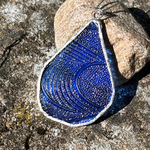 Lägg bild i galleriet, dopdroppe 2V i glas med vågstruktur (5,5 cm)