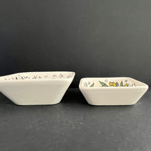 Lägg bild i galleriet, djupa kvadratiska olivkvistskålar oliv 6 + oliv 7 - set om två - Fair Trade