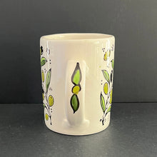 Lägg bild i galleriet, keramikmugg - oliv 11 - Fair Trade