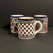 Lägg bild i galleriet, muggar, set om 3 - fika med vänner - Fair Trade