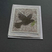 Lägg bild i galleriet, Handgjort sandkort 48 - fredsduva