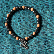 Lägg bild i galleriet, armband 18 - krucifix