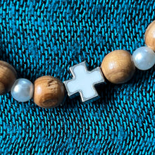 Lägg bild i galleriet, armband 25 - vitt kors