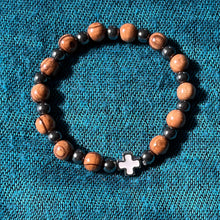Lägg bild i galleriet, armband 14 - vitt kors