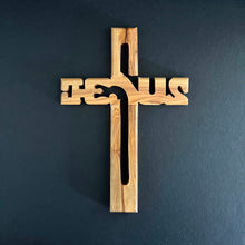 Lägg bild i galleriet, väggkors, ca 20 cm - Jesus V20