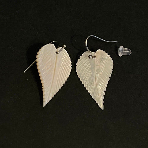 örhängen vita löv