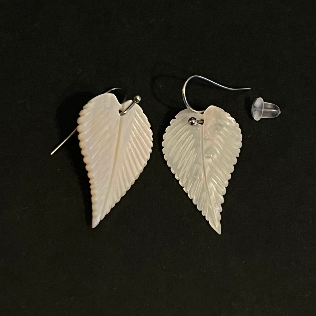 örhängen vita löv