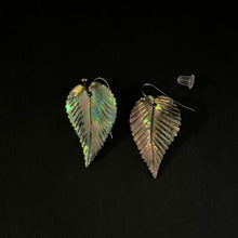 Lägg bild i galleriet, örhängen blå löv Hanna