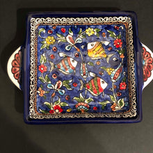 Lägg bild i galleriet, keramikfat - fiskar 2 blå - Fair Trade