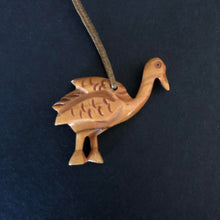 Lägg bild i galleriet, Hugo (3,5 cm) brosch + hänge
